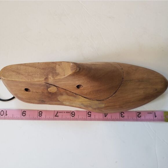 Wall Hanging Shoe Stretcher - Picture 8 of 8